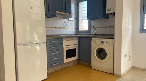 Foto 4 de Apartament en venda a Calle Antonio Covarsí Rojas, Carretera de Sevilla - Los Montitos, Badajoz Capital