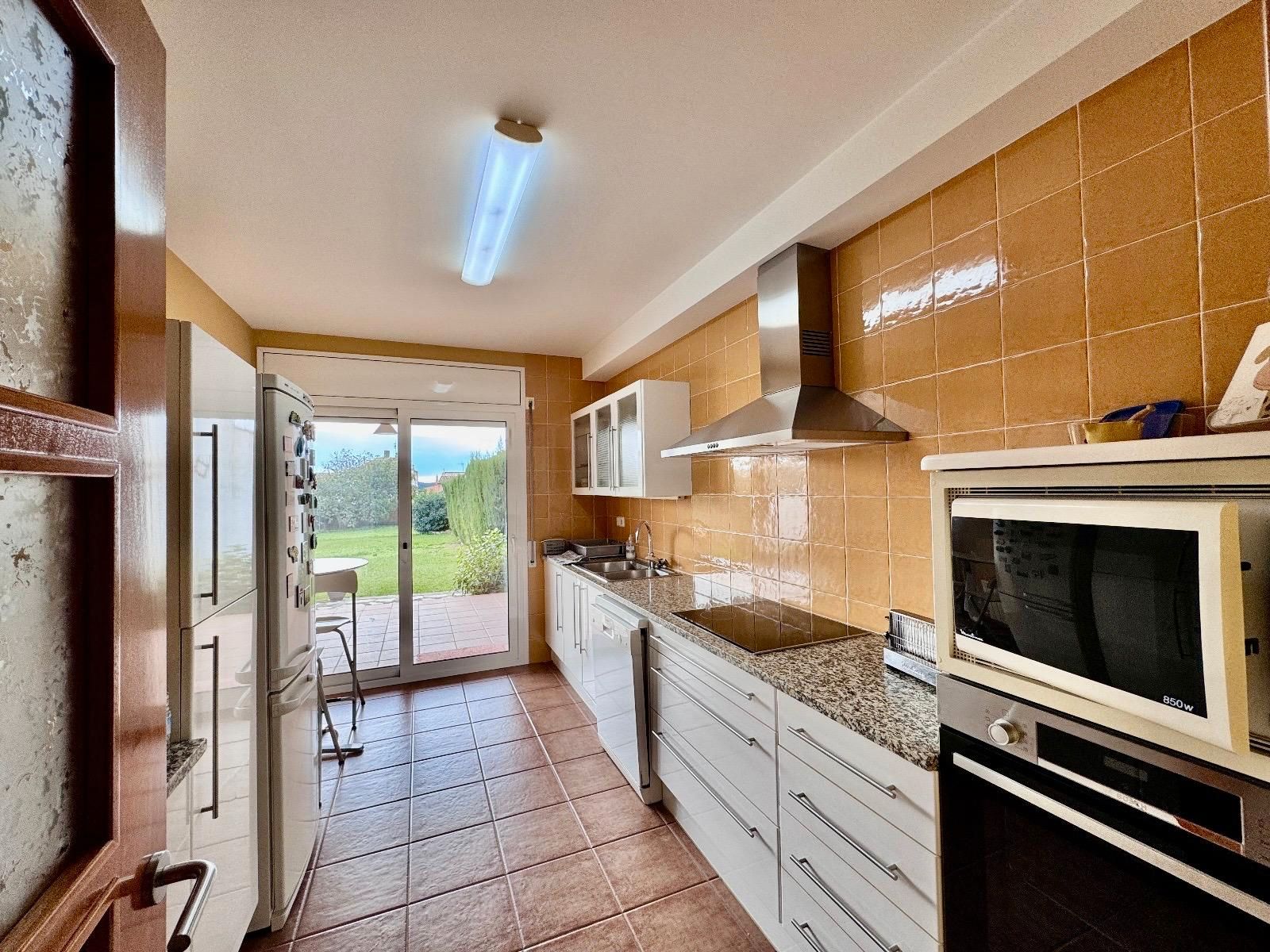 Cuina de Casa o xalet en venda en Palafrugell amb Calefacció, Jardí privat i Terrassa