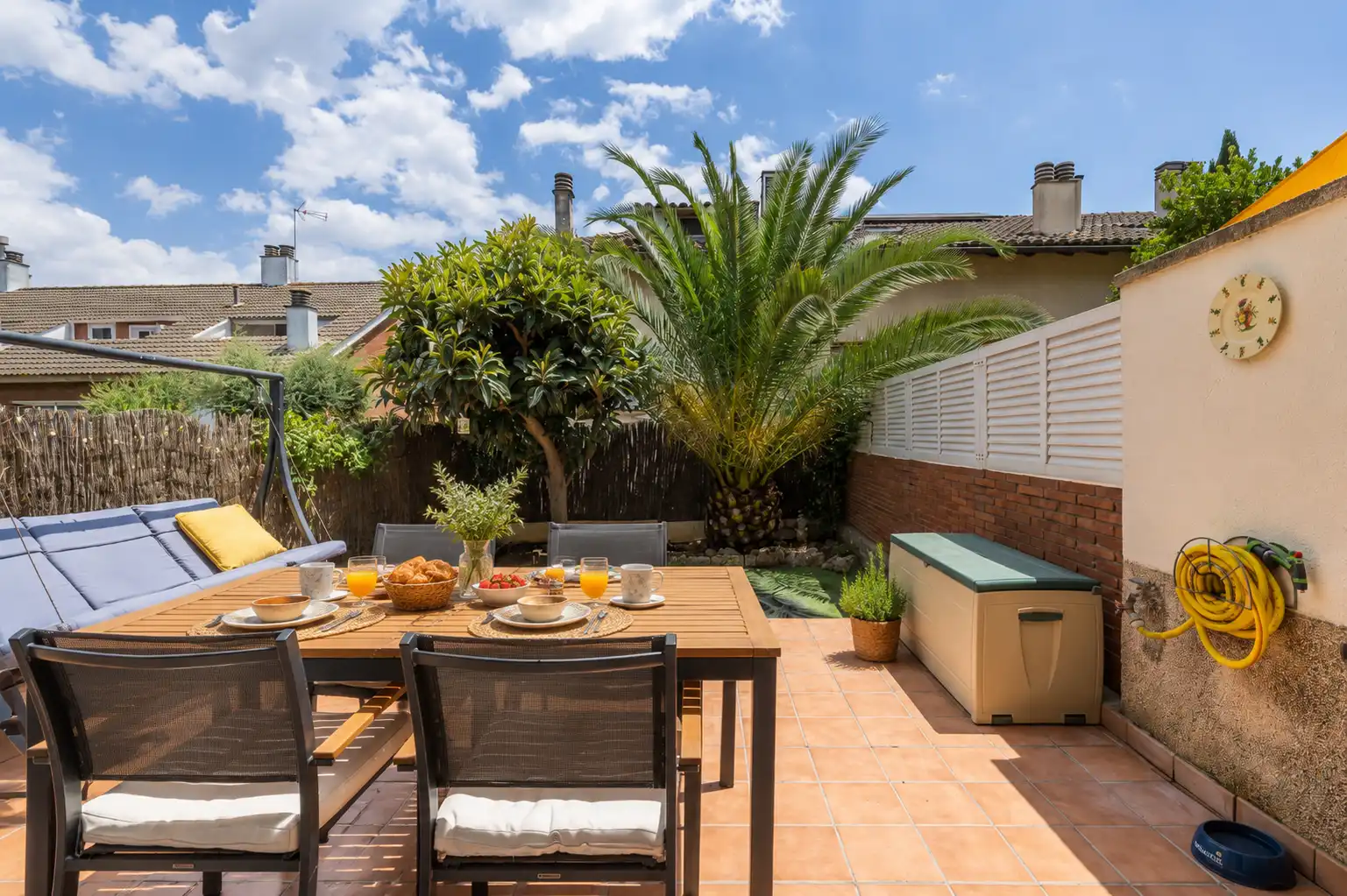 Terraza de Casa adosada en venta en Sant Cugat del Vallès con Aire acondicionado, Calefacción y Jardín privado