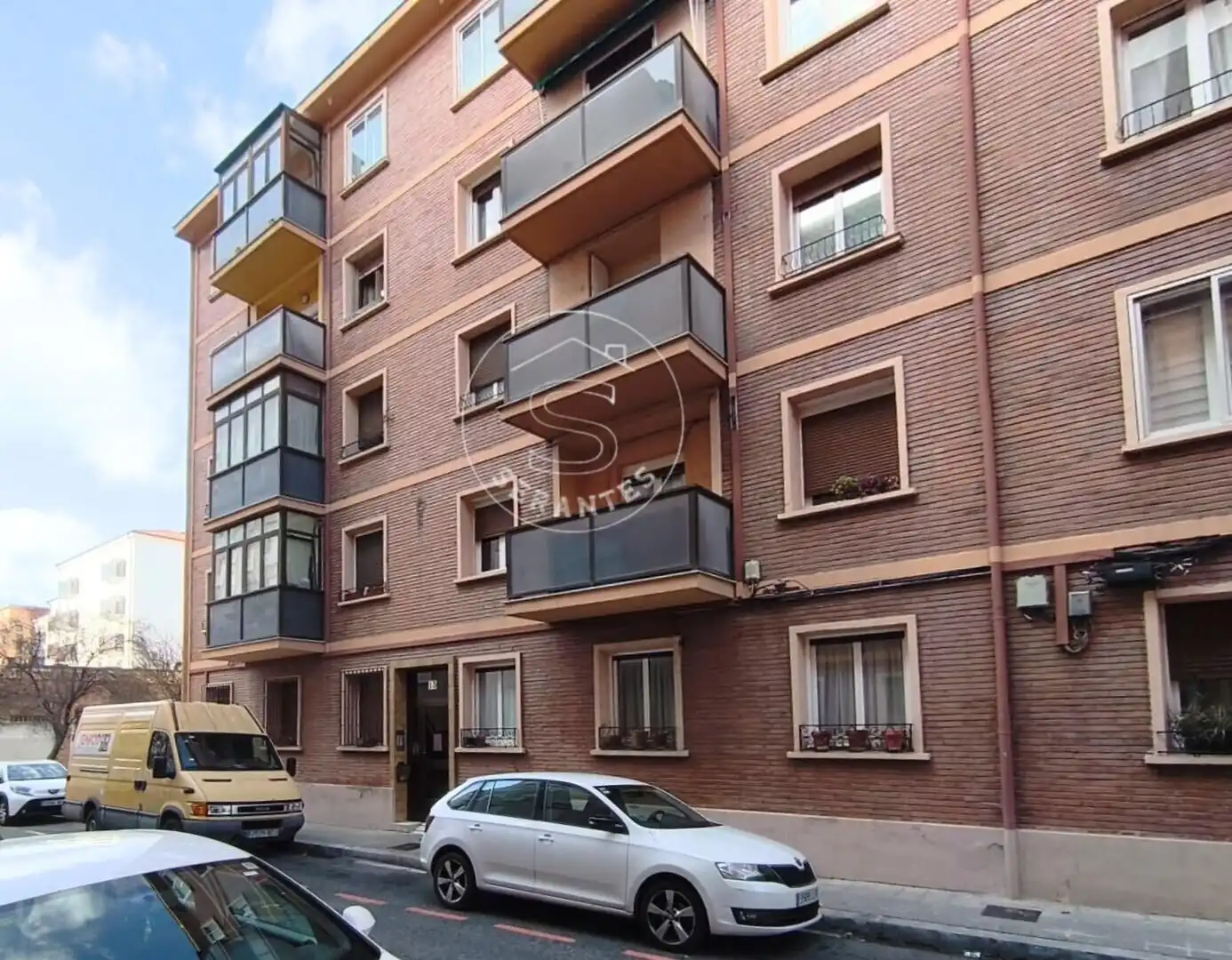 Flat for sale in Rochapea