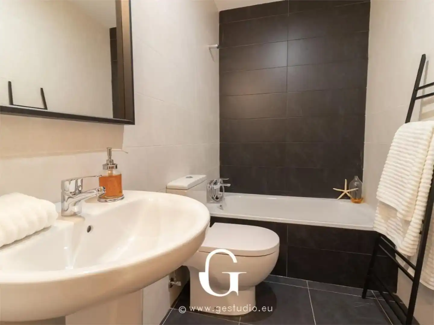 Bathroom of Flat for sale in Deba  with Balcony