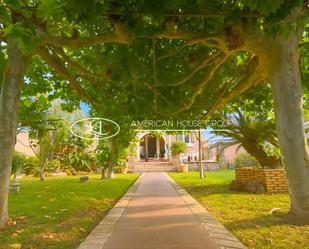 Exterior view of House or chalet for sale in Chiclana de la Frontera  with Air Conditioner, Private garden and Terrace