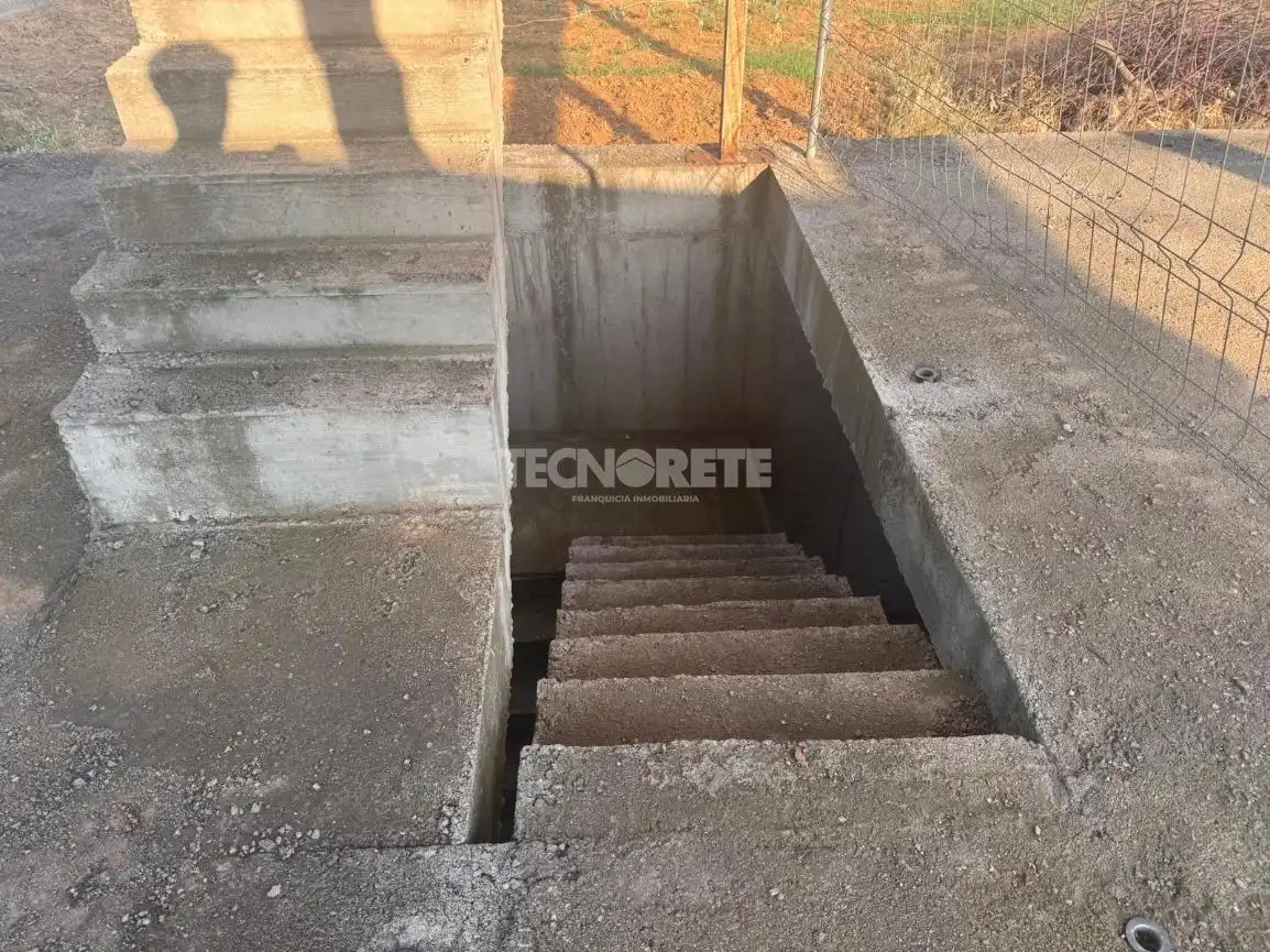 Casa adosada en venta en Calera y Chozas
