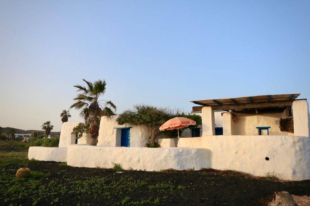 Vista exterior de Casa o xalet en venda en Teguise amb Jardí privat i Terrassa