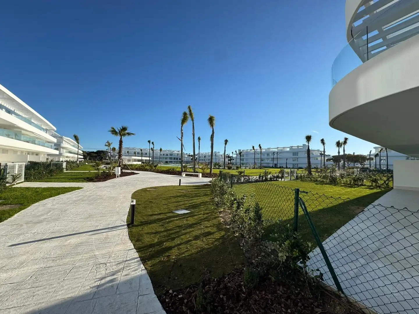 Vista exterior de Apartamento en venta en Chipiona con Terraza, Balcón y Piscina comunitaria