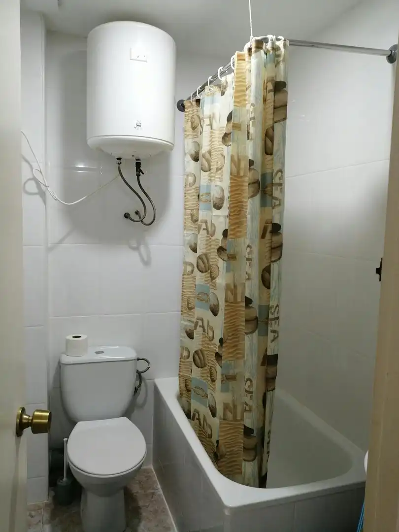 Badezimmer von Wohnung zur untervermieten in Barcelona mit Waschmaschine