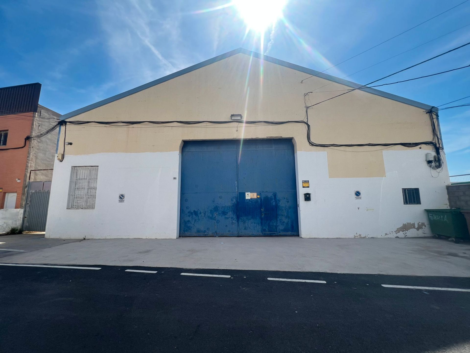 Vista exterior de Nau industrial en venda en Rafelbuñol / Rafelbunyol