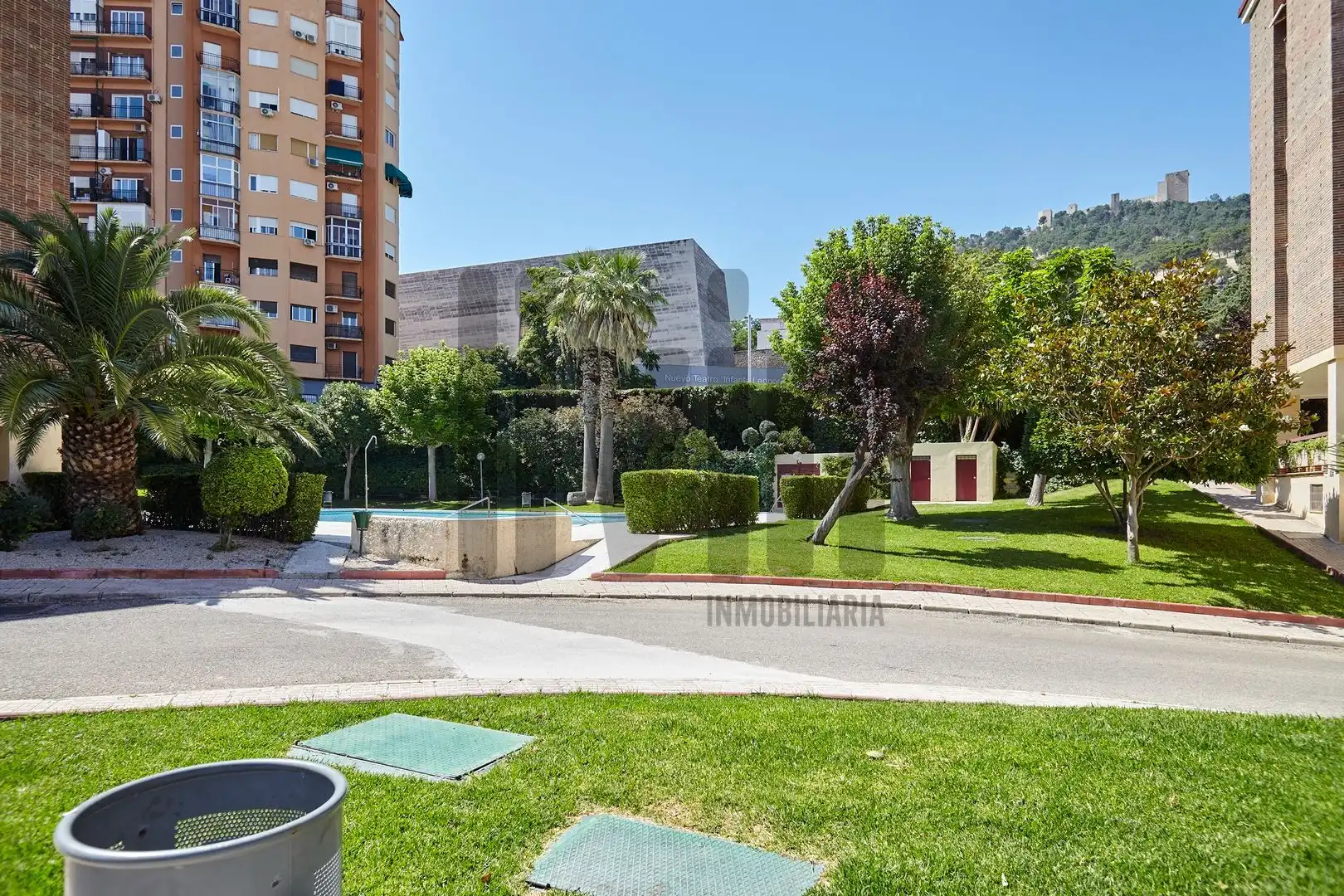 Vista exterior de Pis en venda en Jaén amb Aire condicionat, Calefacció i Traster