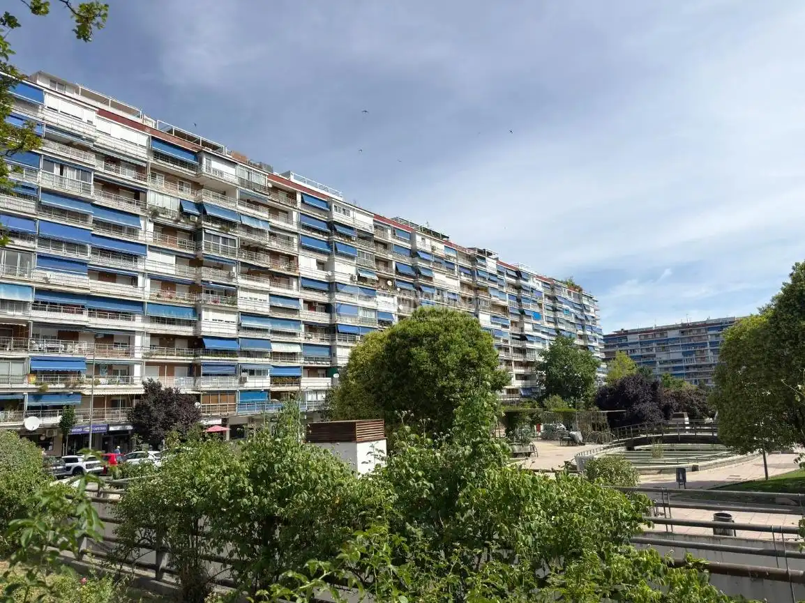 Vista exterior de Pis en venda en Alcorcón amb Calefacció i Terrassa