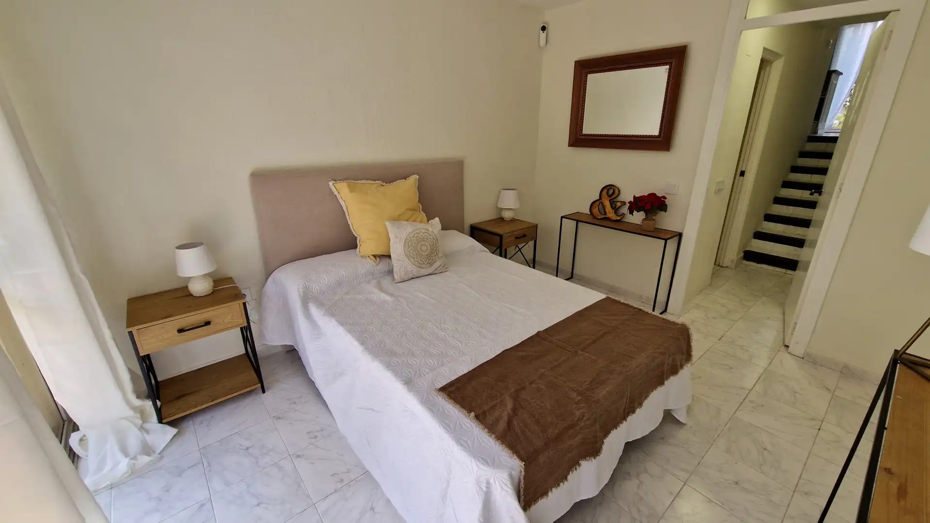 Habitación de Planta baja en venta en Estepona con Amueblado y Alarma