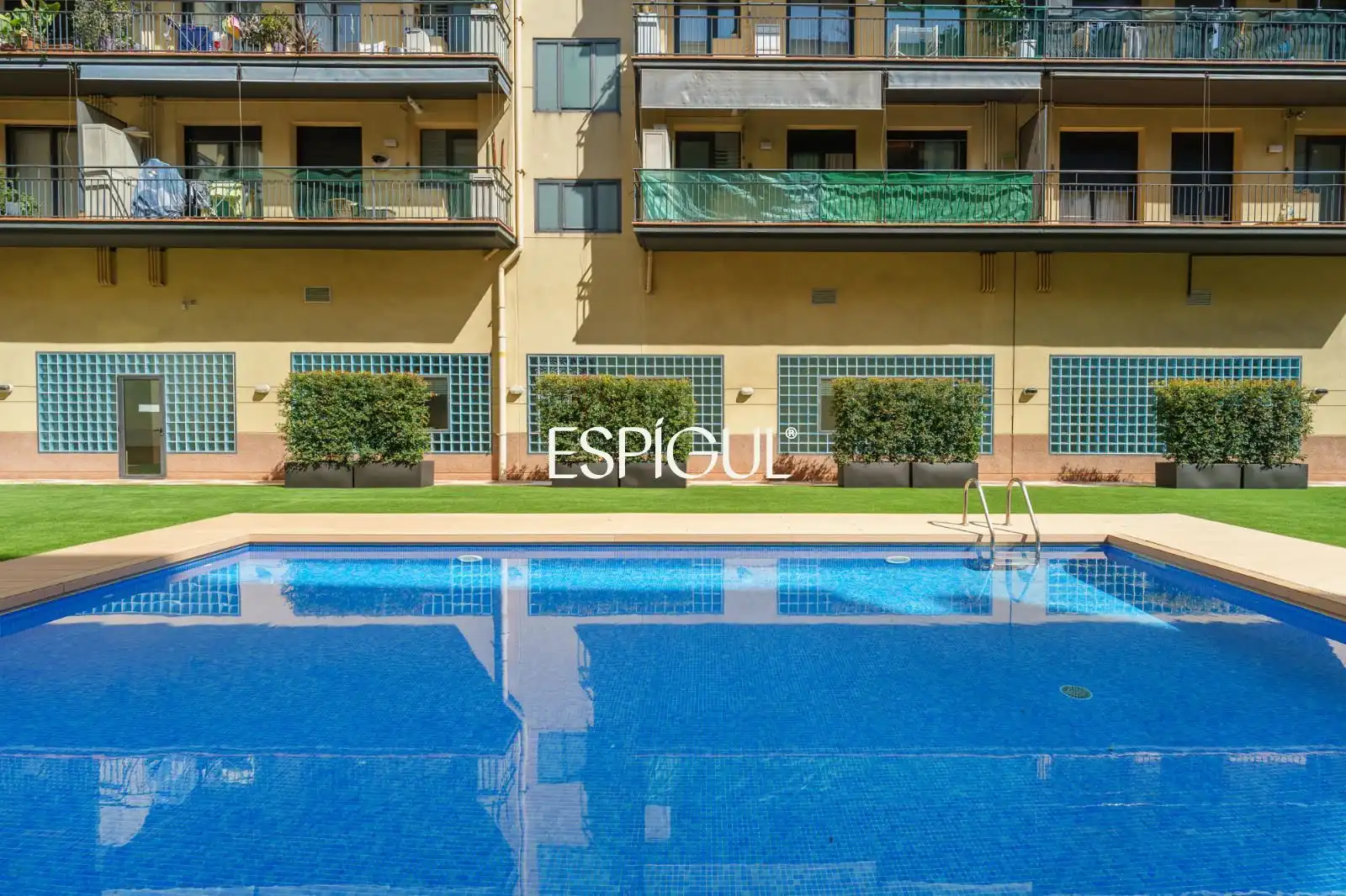 Piscina de Piso de alquiler en Barcelona con Aire acondicionado, Calefacción y Terraza