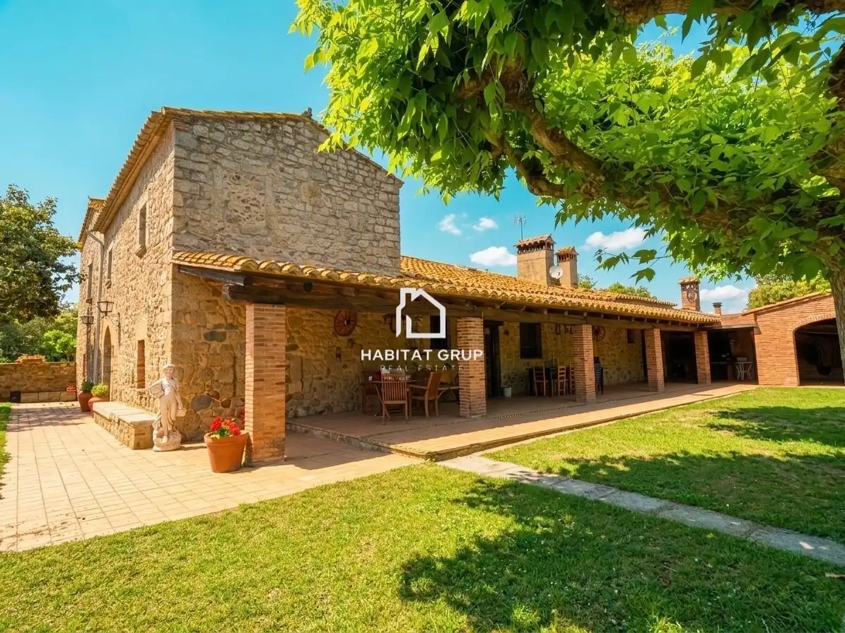 House for sale in Llagostera