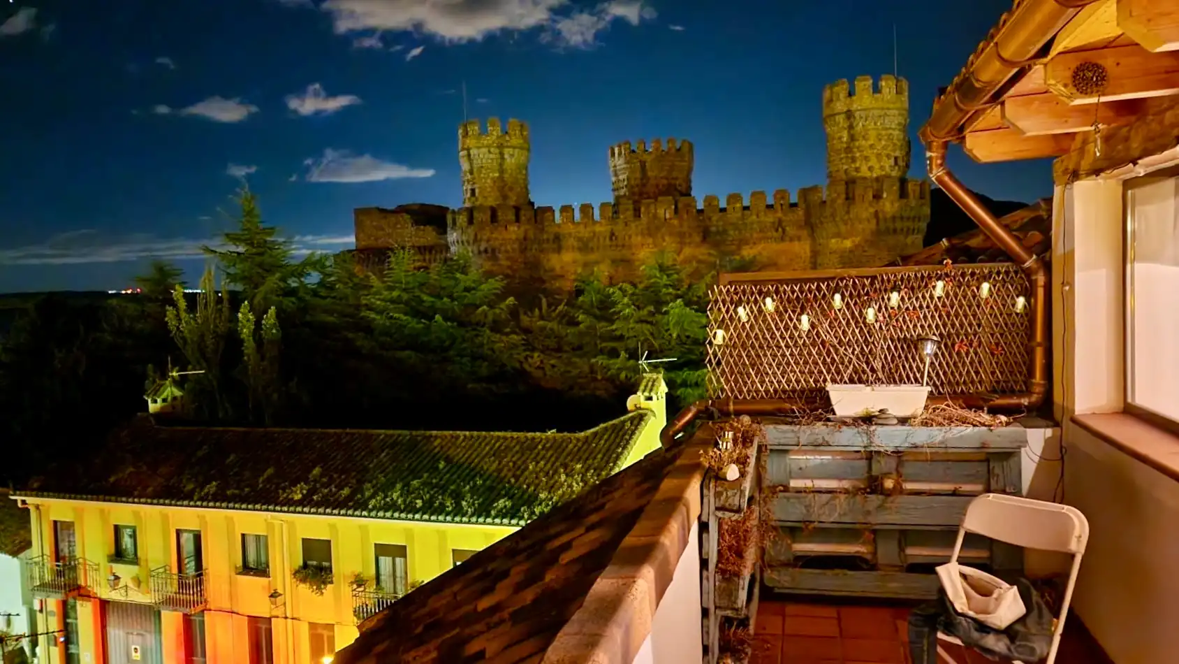 Vista exterior de Ático en venta en Manzanares El Real con Calefacción, Parquet y Terraza