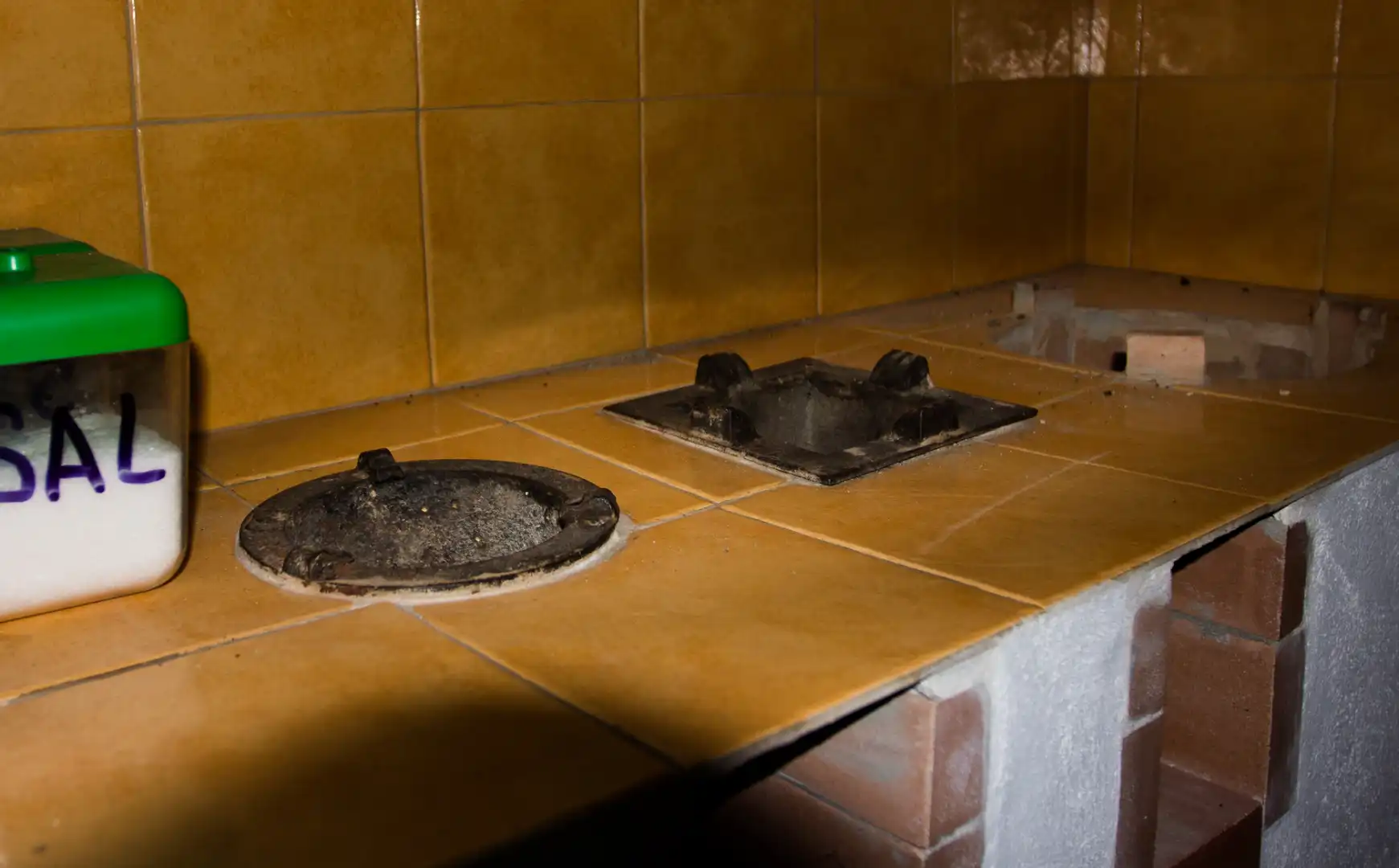 Cuina de Casa o xalet en venda en Cuevas del Campo amb Moblat, Forn i TV