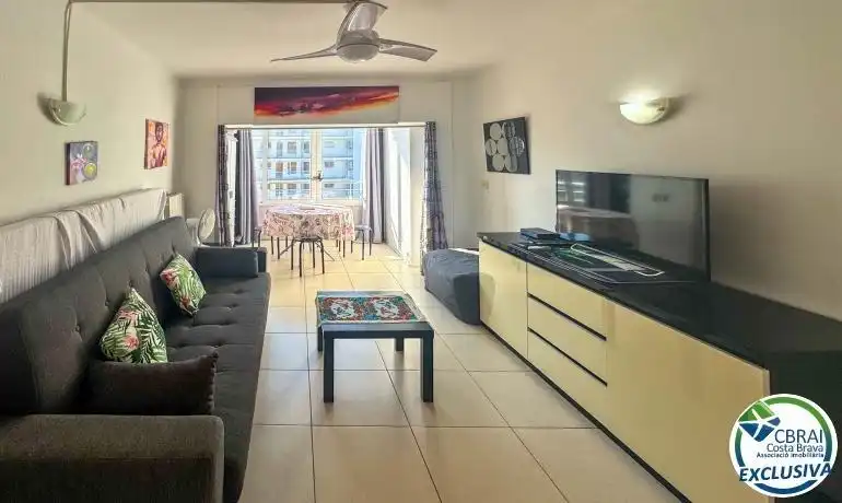 Sala de estar de Estudio en venta en Roses con Terraza y Amueblado