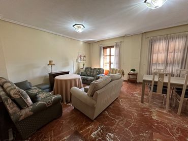 Piso con balcón en venta en Avenida de la Constitución