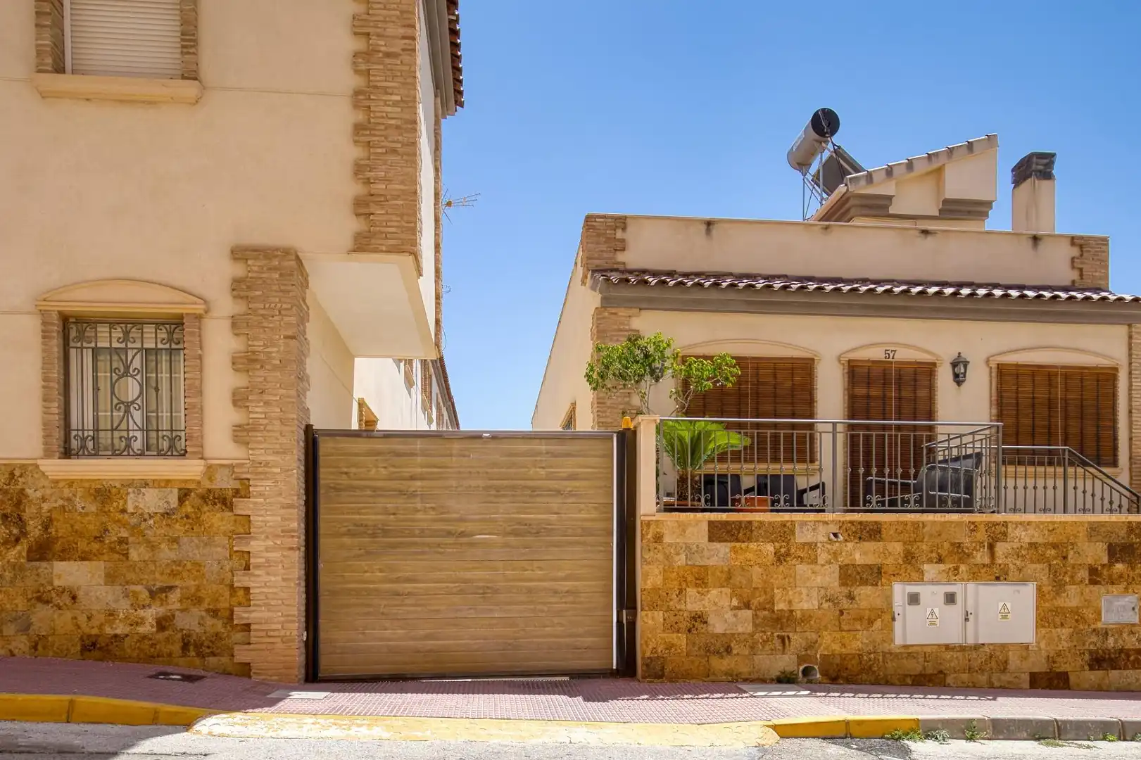 Vista exterior de Casa adosada en venta en Abanilla con Aire acondicionado, Terraza y Trastero