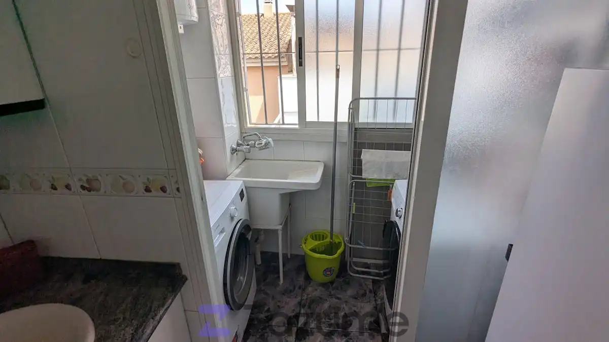 Baño de Piso de alquiler en Murcia con Aire acondicionado, Calefacción y Terraza