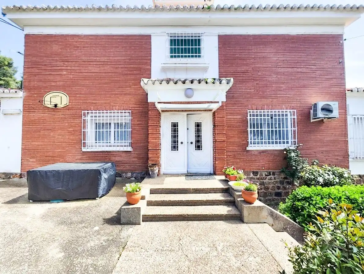 Vista exterior de Casa o chalet en venta en Puertollano con Aire acondicionado, Calefacción y Jardín privado