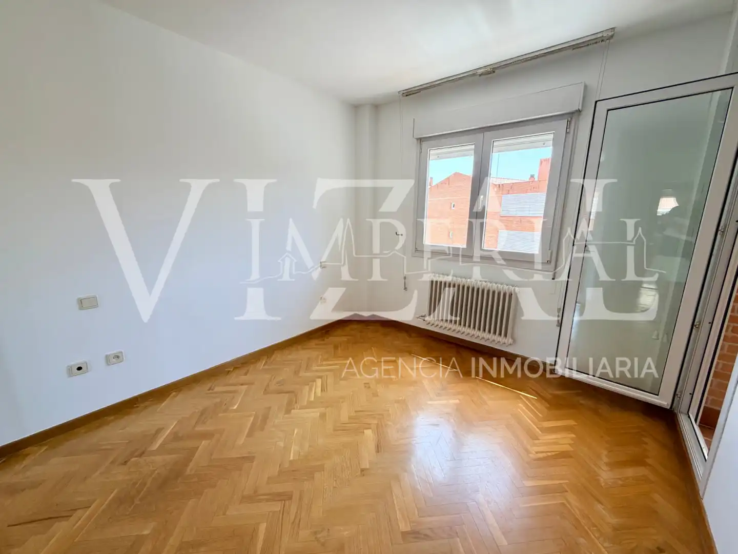 Dormitori de Casa adosada en venda en Toledo amb Aire condicionat, Parquet i Terrassa