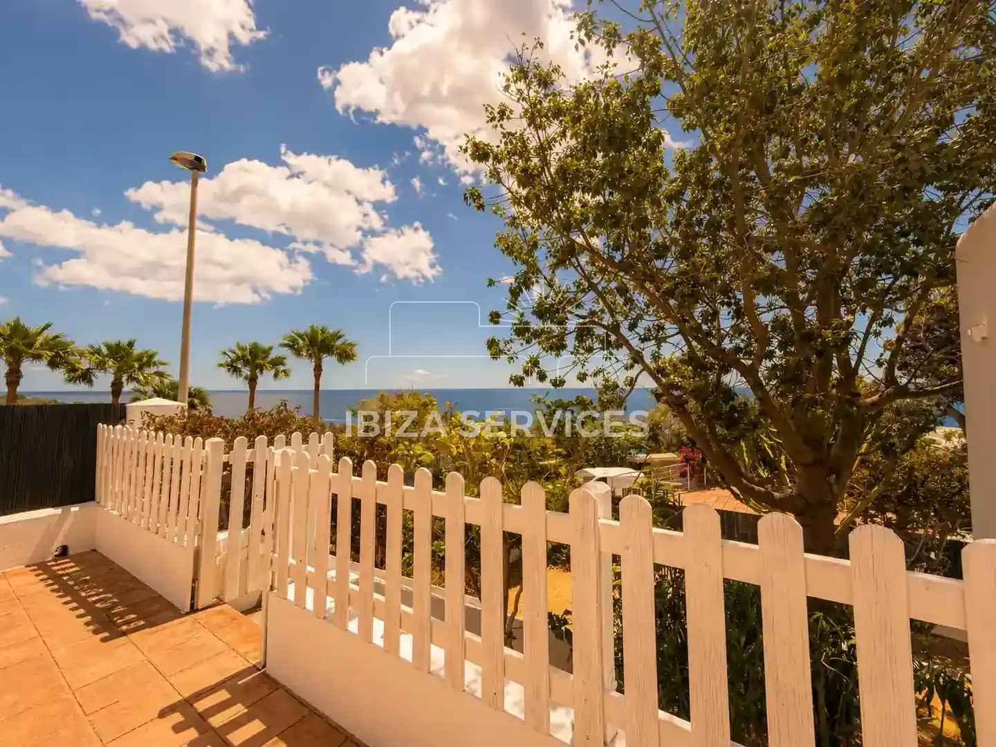 Terraza de Casa o chalet de alquiler en Santa Eulària des Riu con Aire acondicionado, Jardín privado y Piscina