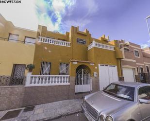 Vista exterior de Casa adosada en venda en Vícar