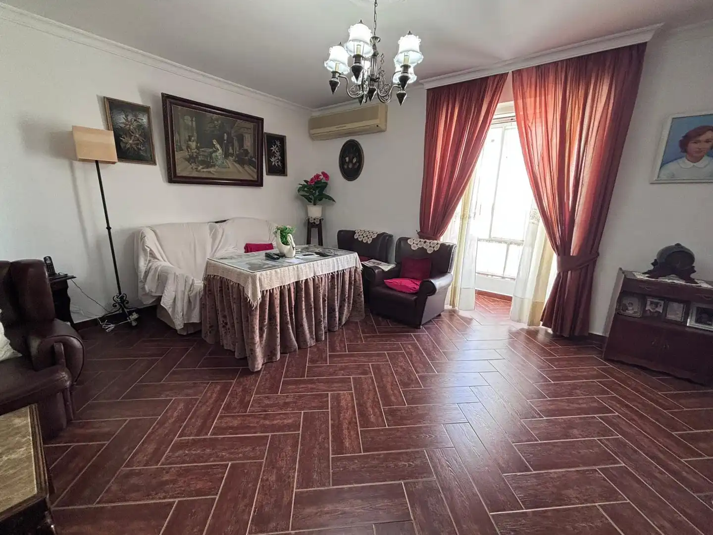 Sala d'estar de Casa o xalet en venda en Arcos de la Frontera amb Terrassa