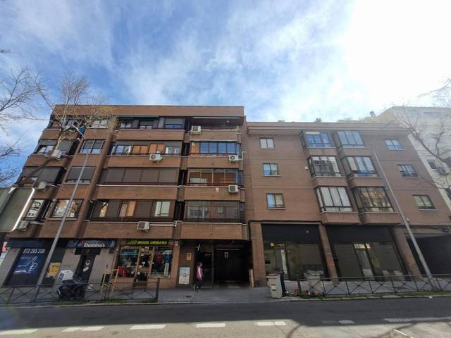 Garaje en Venta en Calle de Mateo García en Ventas