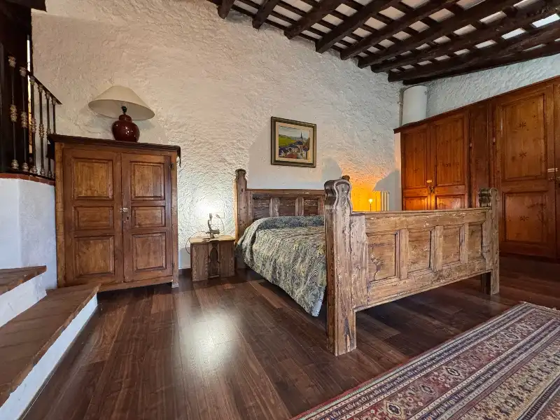 Habitación de Finca rústica en venta en Ullastret con Aire acondicionado, Calefacción y Jardín privado