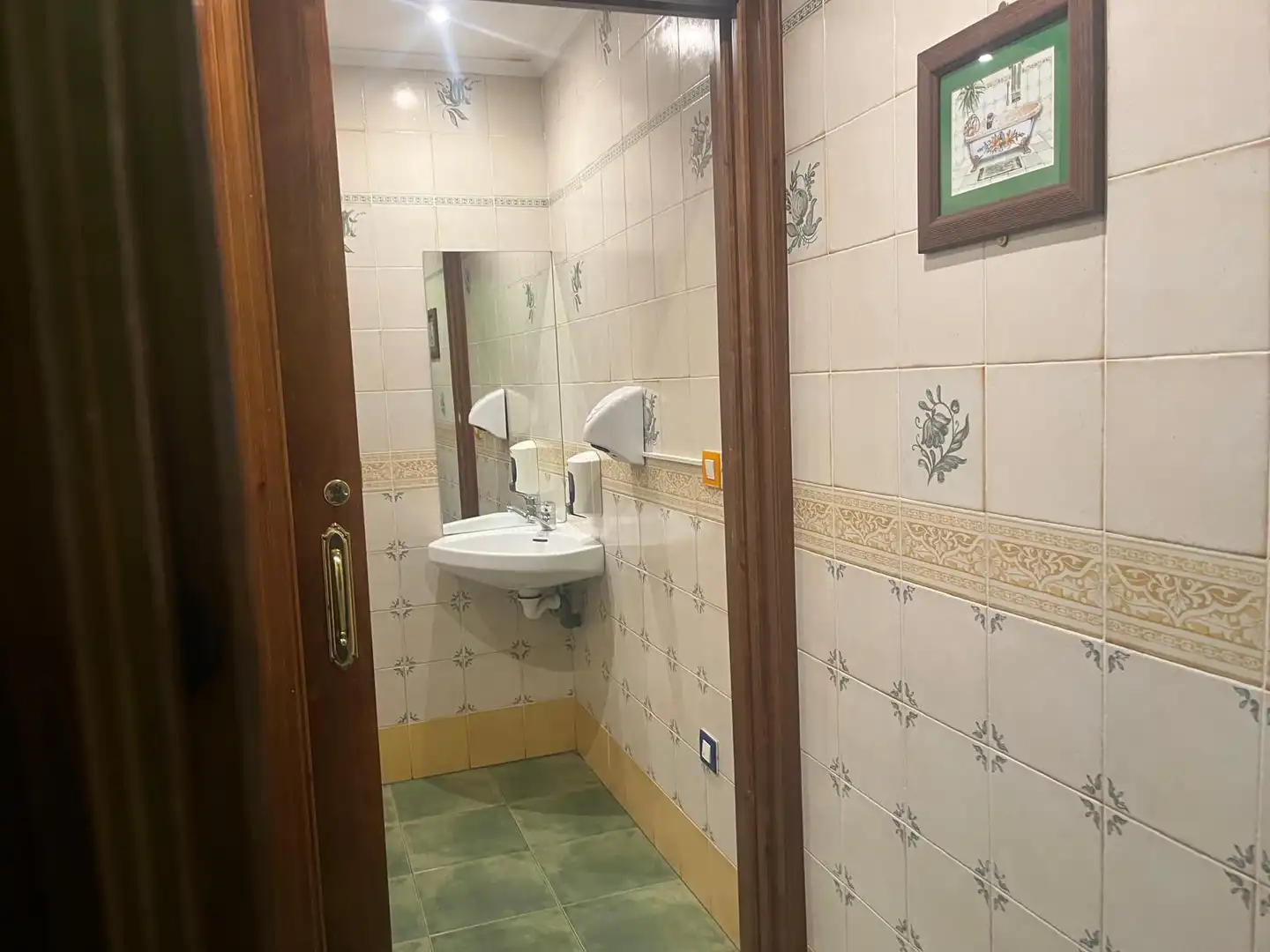 Badezimmer von Geschaftsraum zum Verkauf in Barakaldo  mit Klimaanlage, Möbliert und Alarm