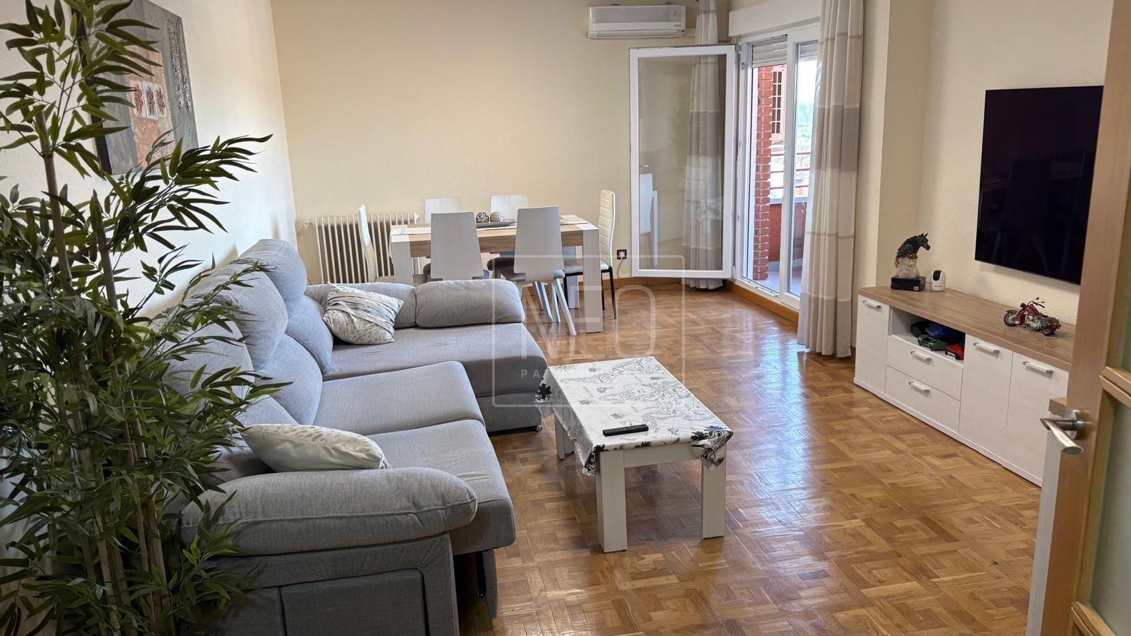 Sala de estar de Piso en venta en Arganda del Rey con Aire acondicionado, Calefacción y Parquet