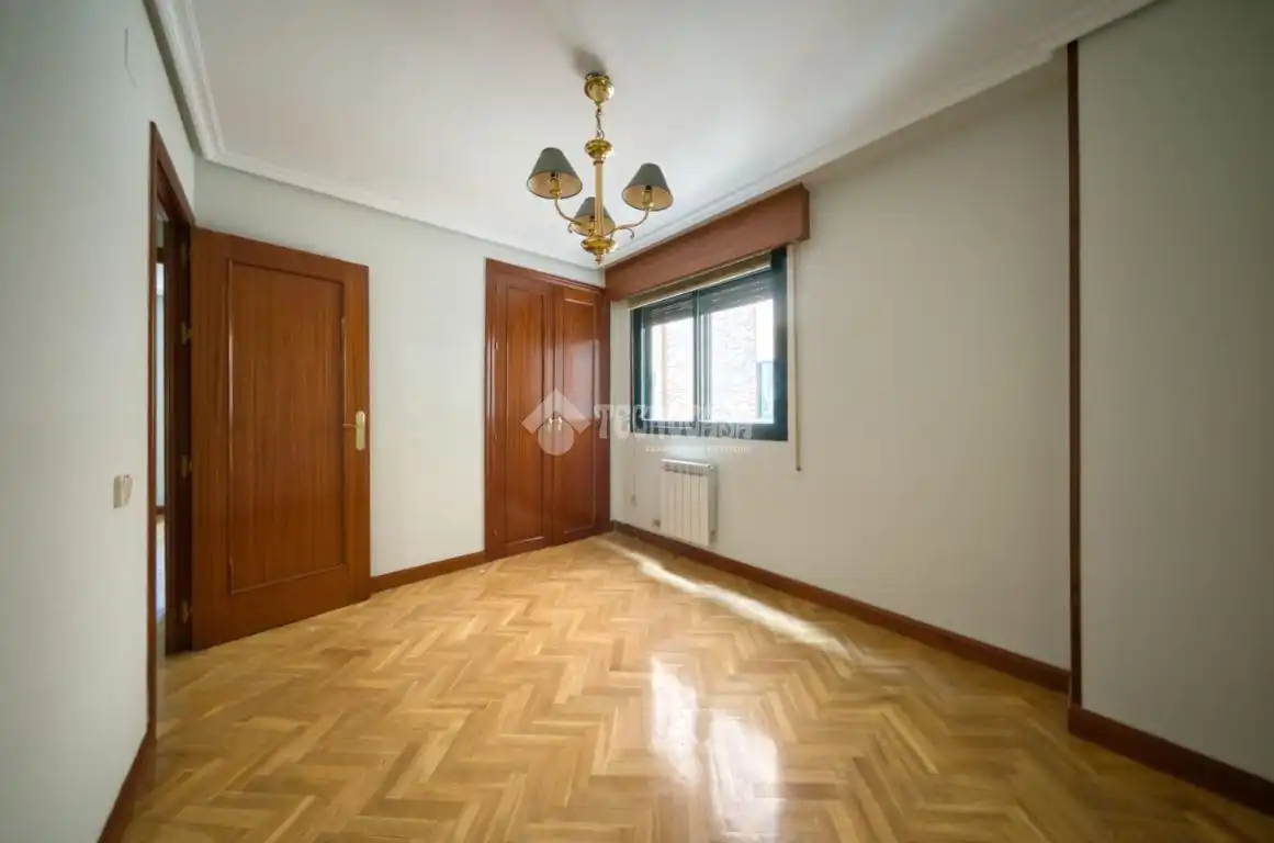 Bedroom of Flat for rent in Valladolid  with Heating and Community pool