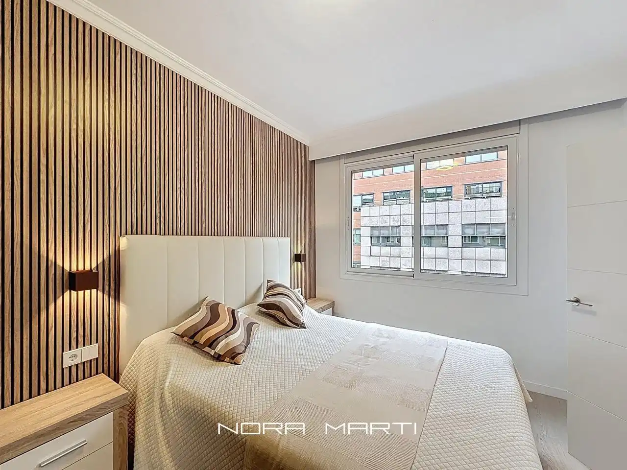 Bedroom of Flat for sale in Barcelona  with Air Conditioner, Heating and Parquet flooring
