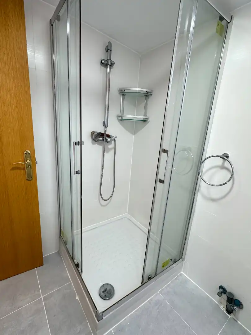Baño de Piso de alquiler en Madrid con Calefacción y Lavadora