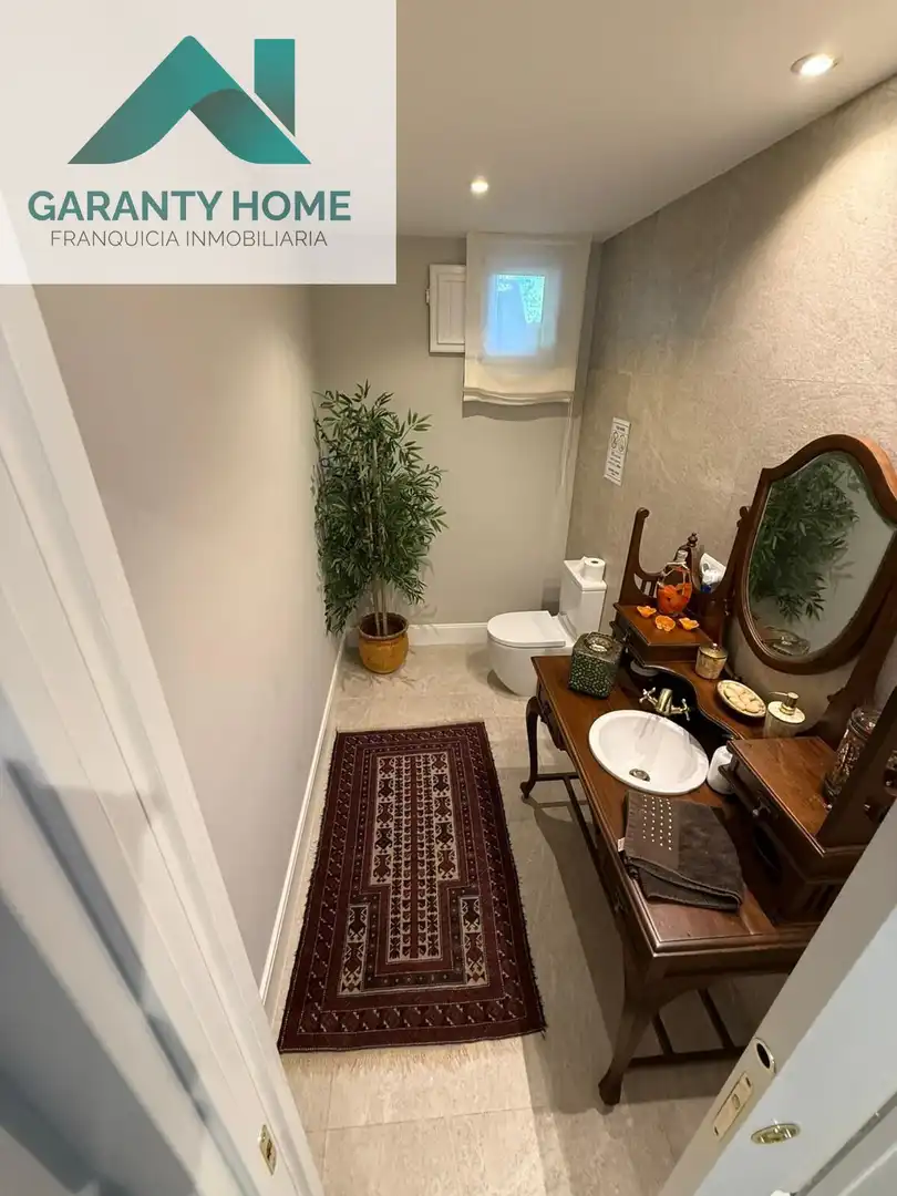 Baño de Casa adosada en venta en Layos con Aire acondicionado, Calefacción y Jardín privado