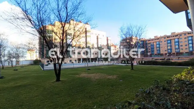 Exterior view of Flat for rent in Madrid  with Air Conditioner, Swimming Pool and Washing machine