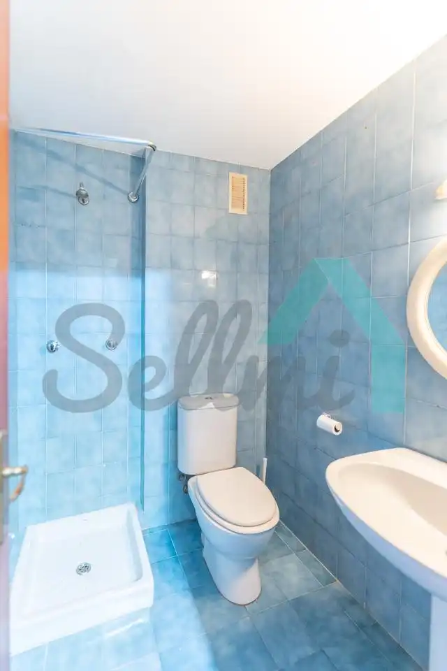 Baño de Piso en venta en Ería - Masip