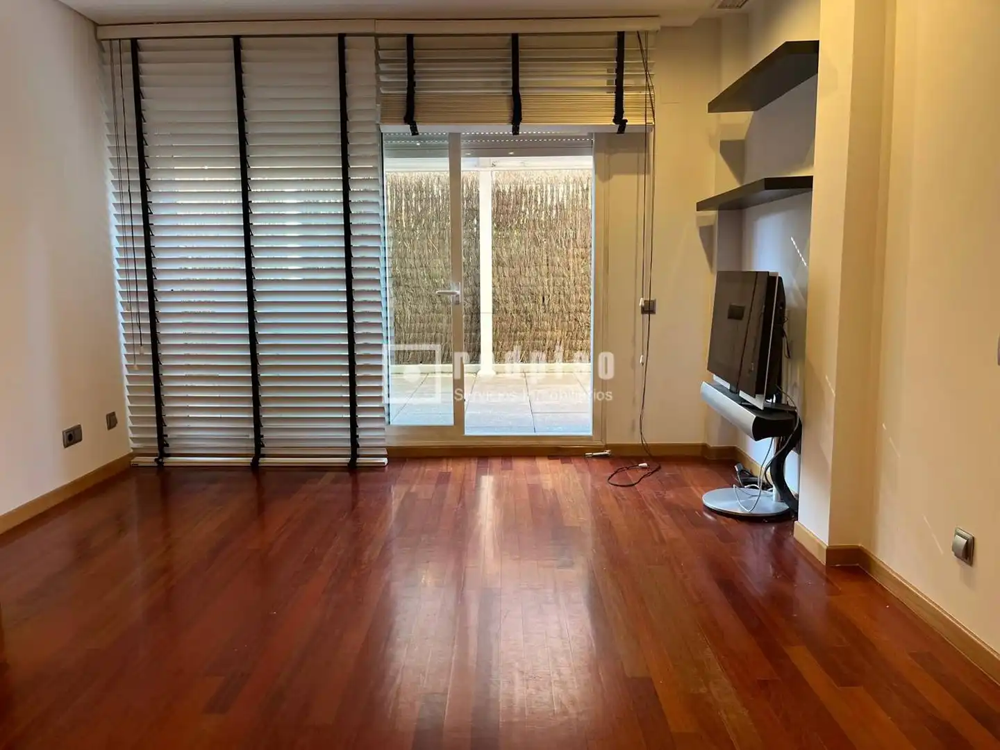 Sala d'estar de Pis de lloguer en Pozuelo de Alarcón amb Aire condicionat, Calefacció i Jardí privat