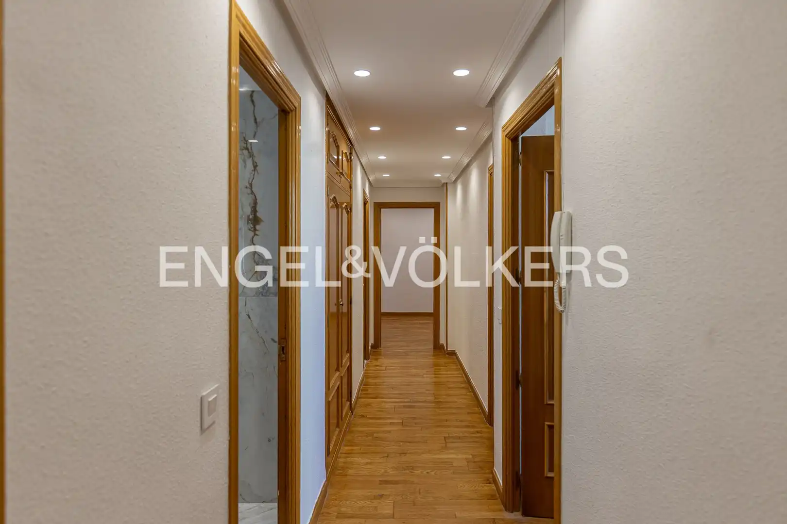 Flat for rent in Madrid  with Heating