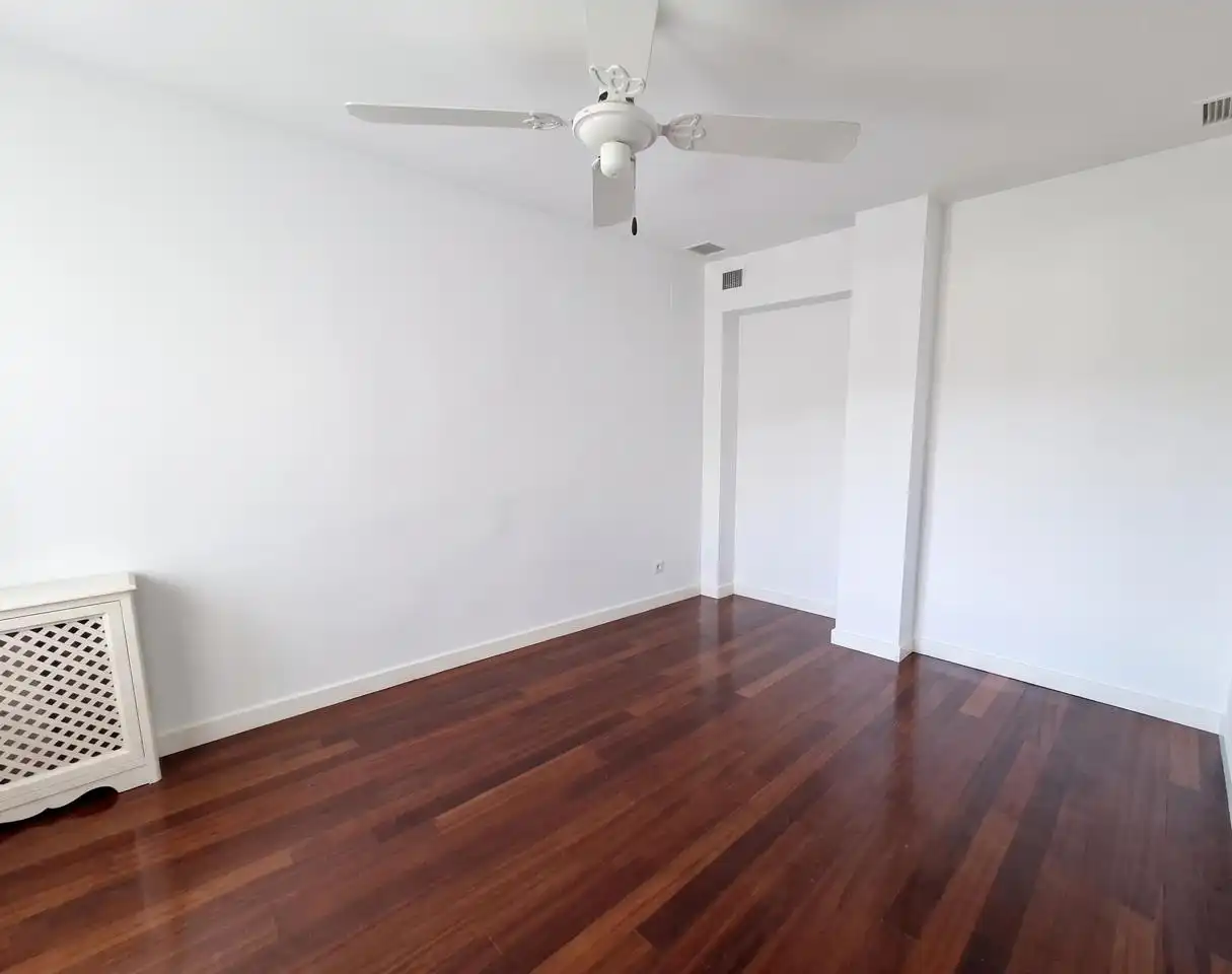 Habitación de Piso en venta en Madrid con Parquet, Trastero y Piscina comunitaria