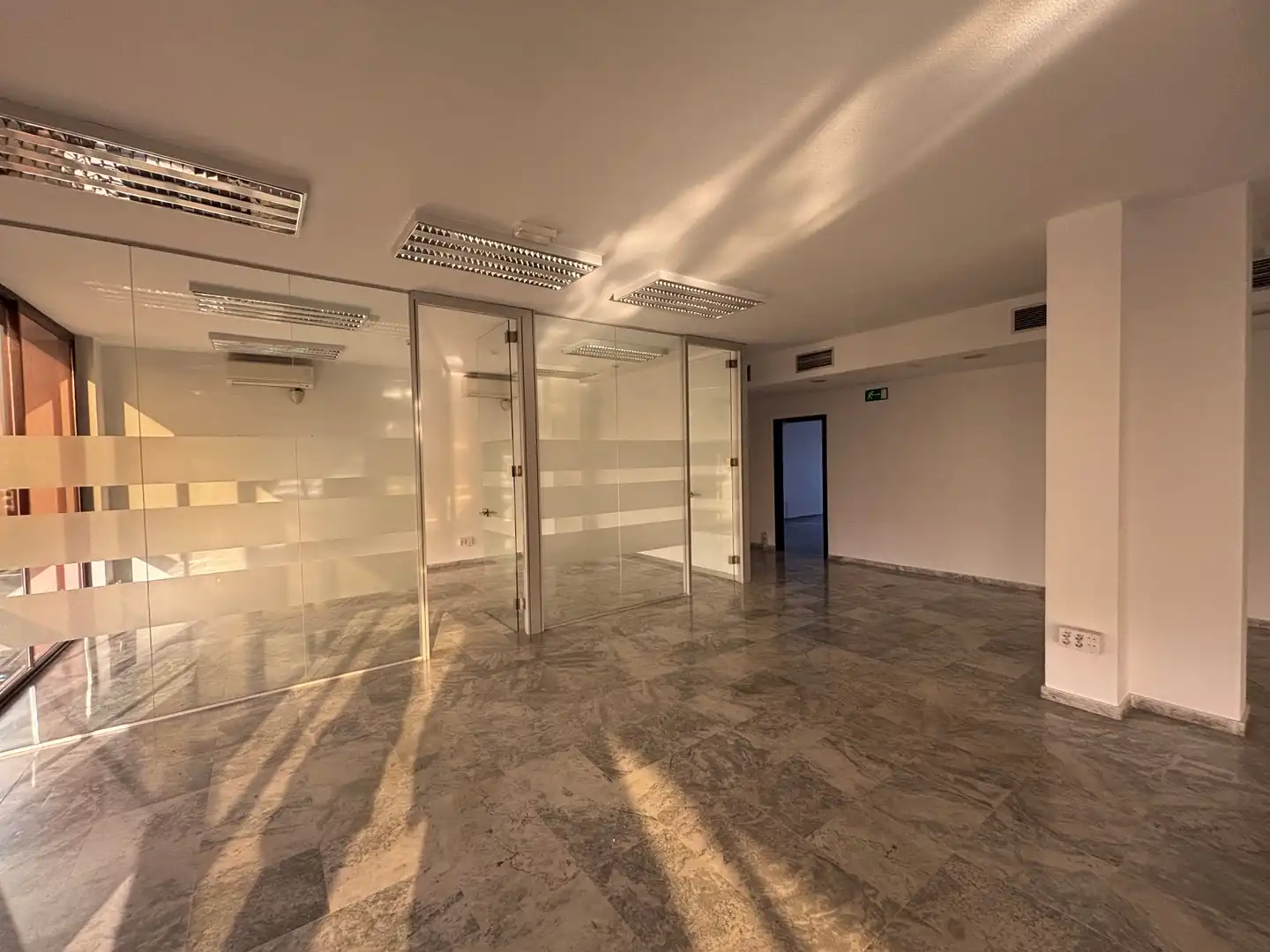 Office for rent in Sevilla  with Air Conditioner and Heating