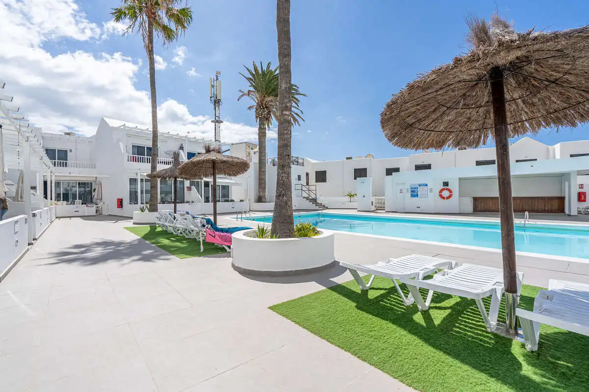 Piscina de Piso en venta en Tías con Balcón y Piscina comunitaria