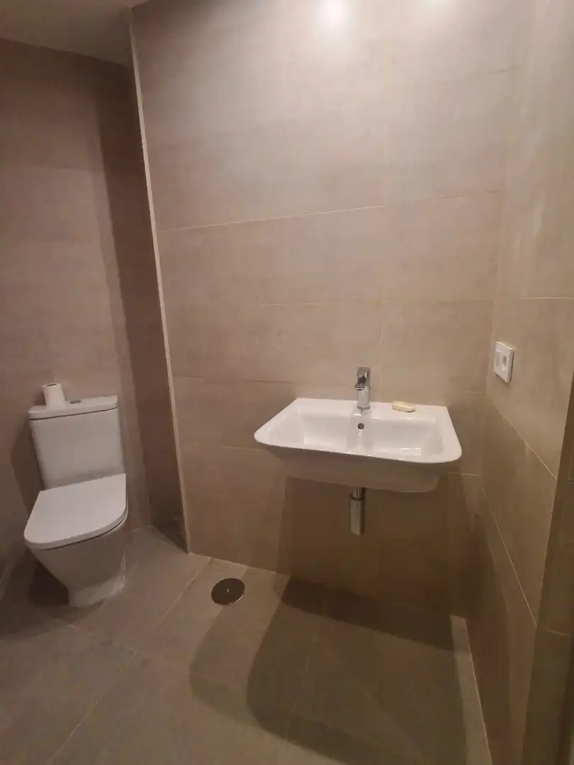 Baño de Piso en venta en Oviedo  con Calefacción y Trastero