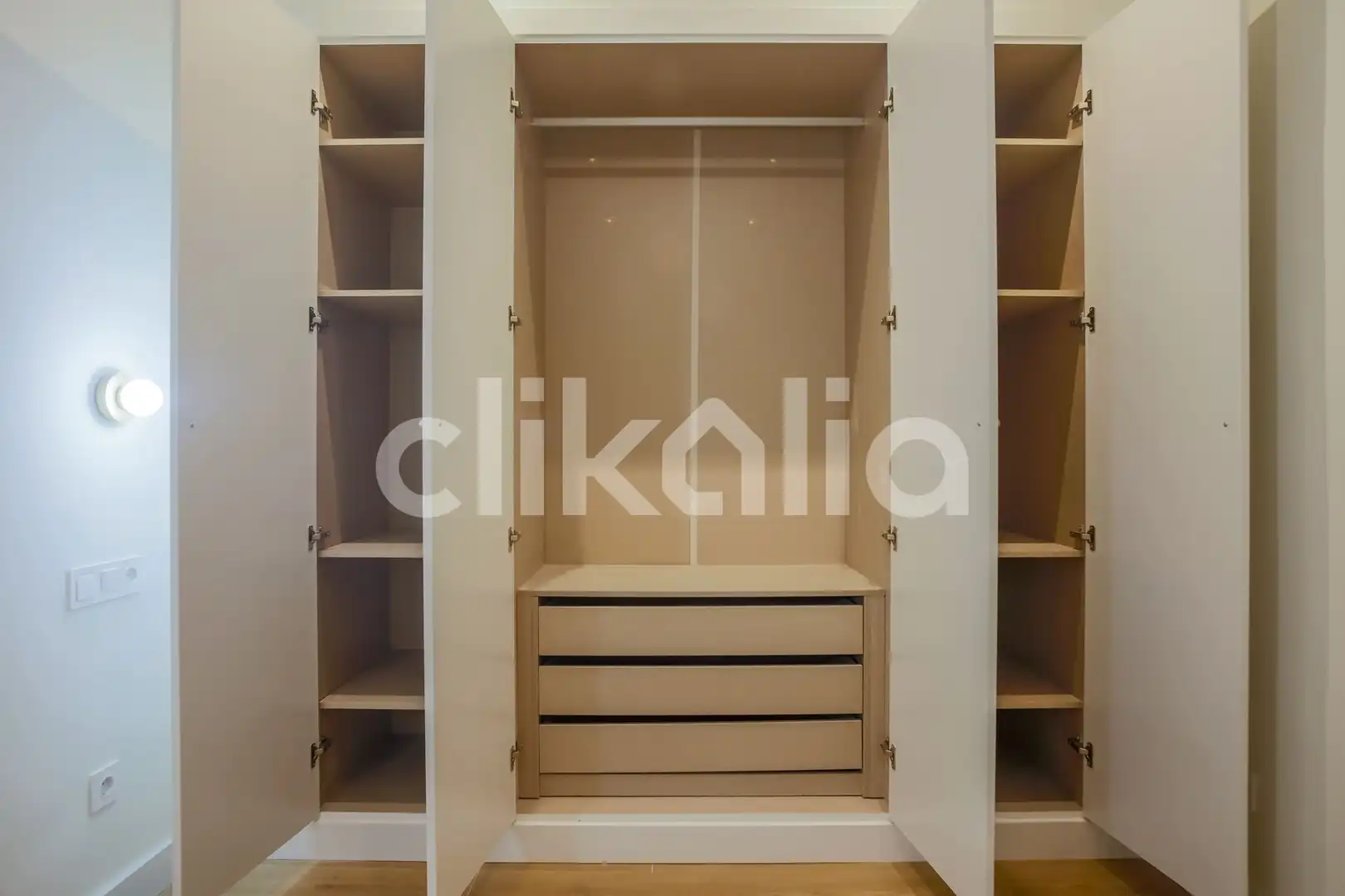 Schlafzimmer von Wohnung zum Verkauf in Madrid mit Klimaanlage und Heizung