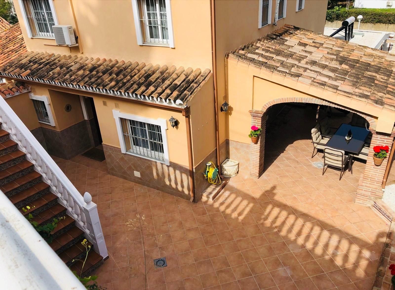 Single-family semi-detached to rent in Los Pacos