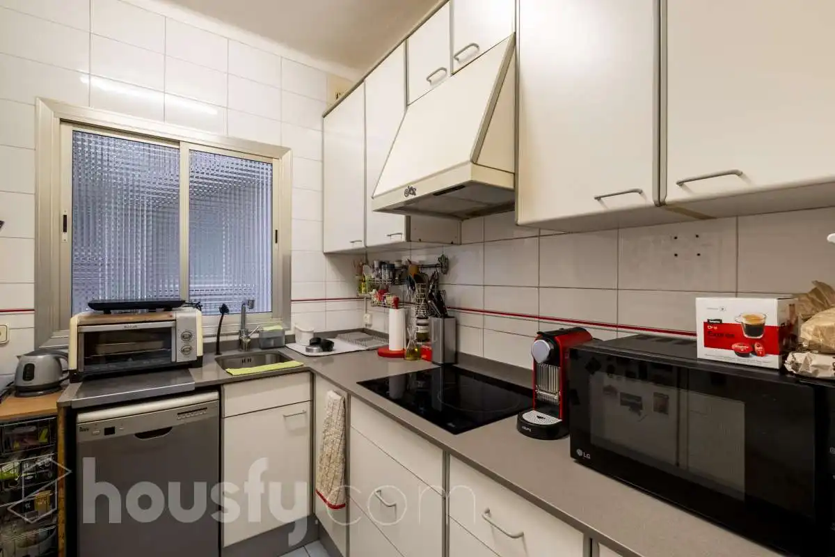 Cocina de Piso en venta en Barcelona con Balcón