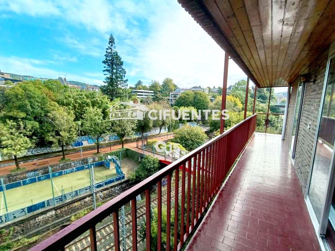 Vista exterior de Pis en venda en Donostia - San Sebastián  amb Terrassa, Traster i Balcó