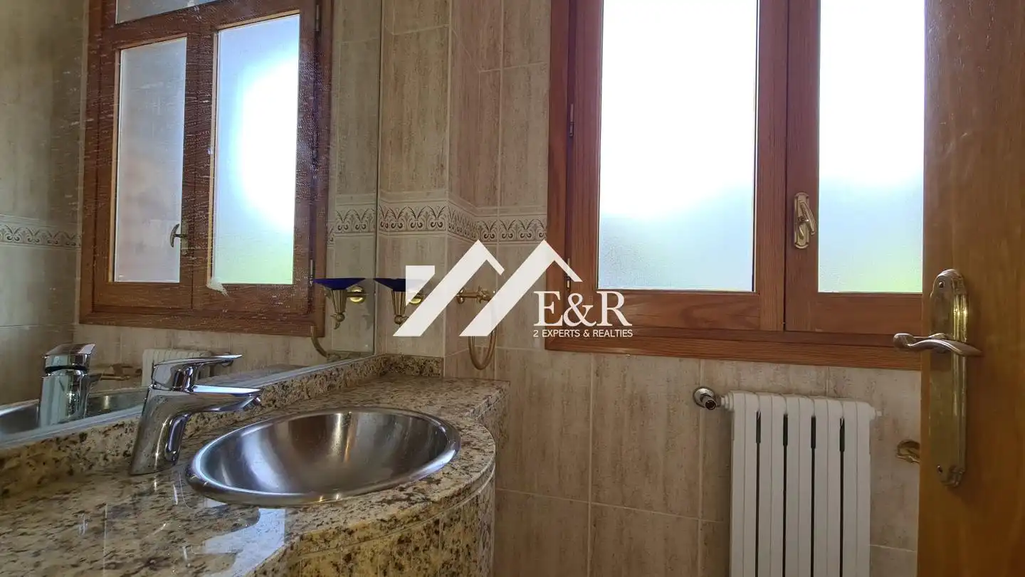 Baño de Piso en venta en La Massana con Terraza y Amueblado
