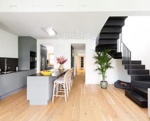 Exterior view of Attic to rent in  Barcelona Capital  with Air Conditioner, Heating and Terrace