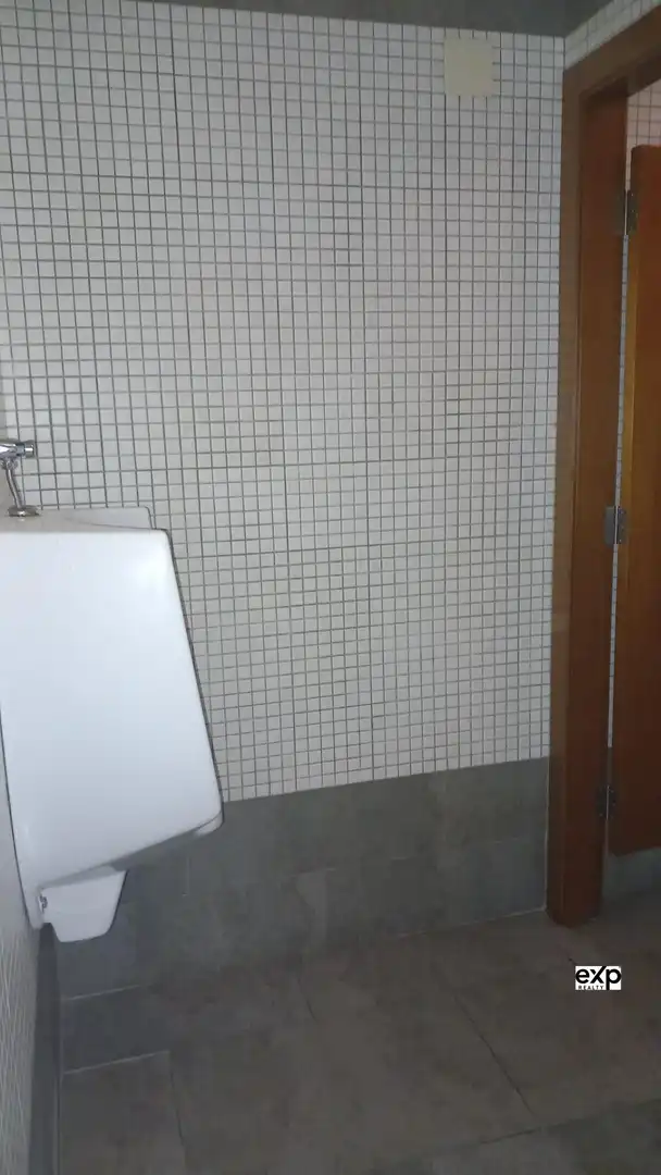 Baño de Local en venta en Rascanya